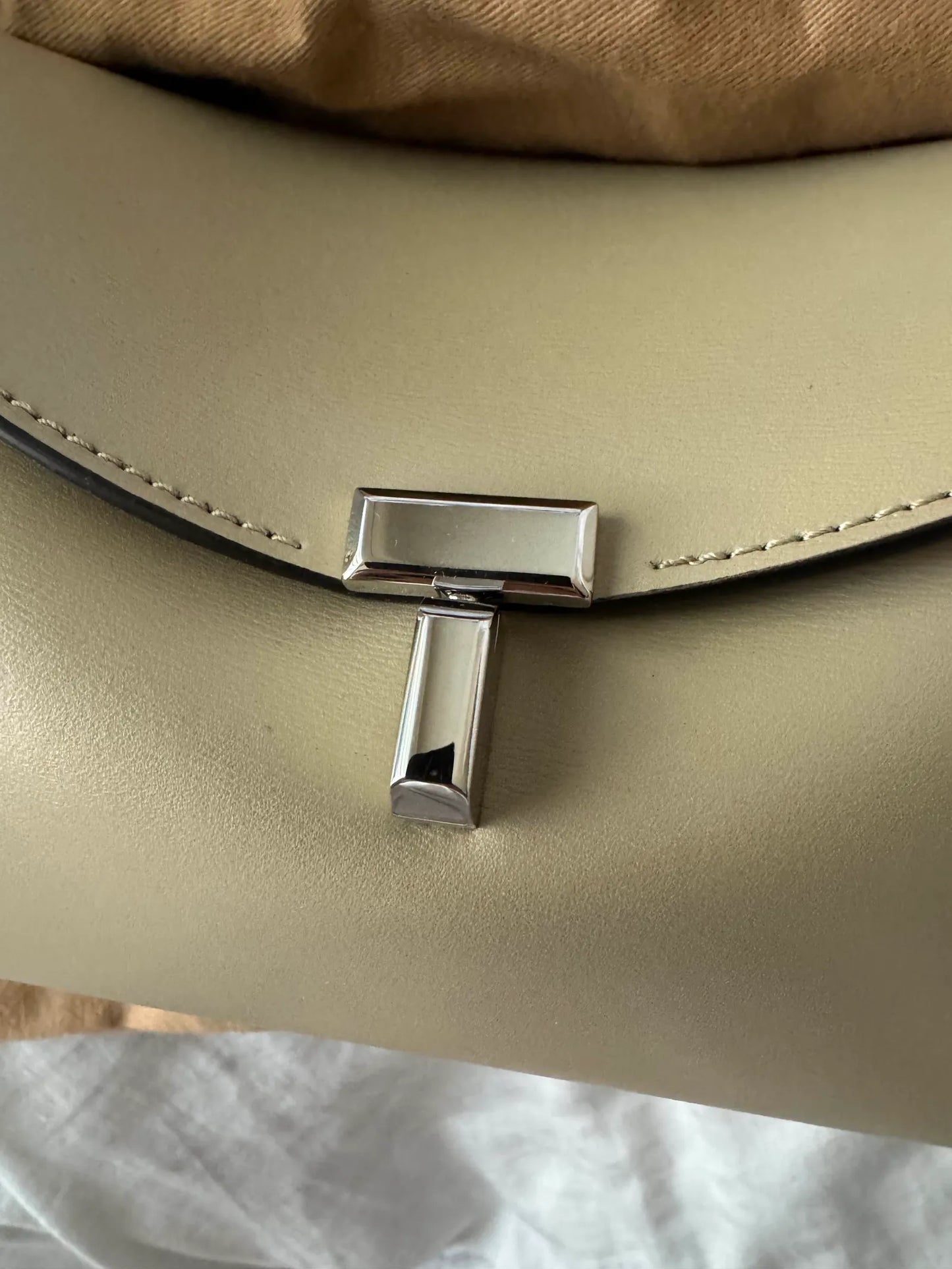 Toteme T Lock Leather Fawn Shoulder bag
