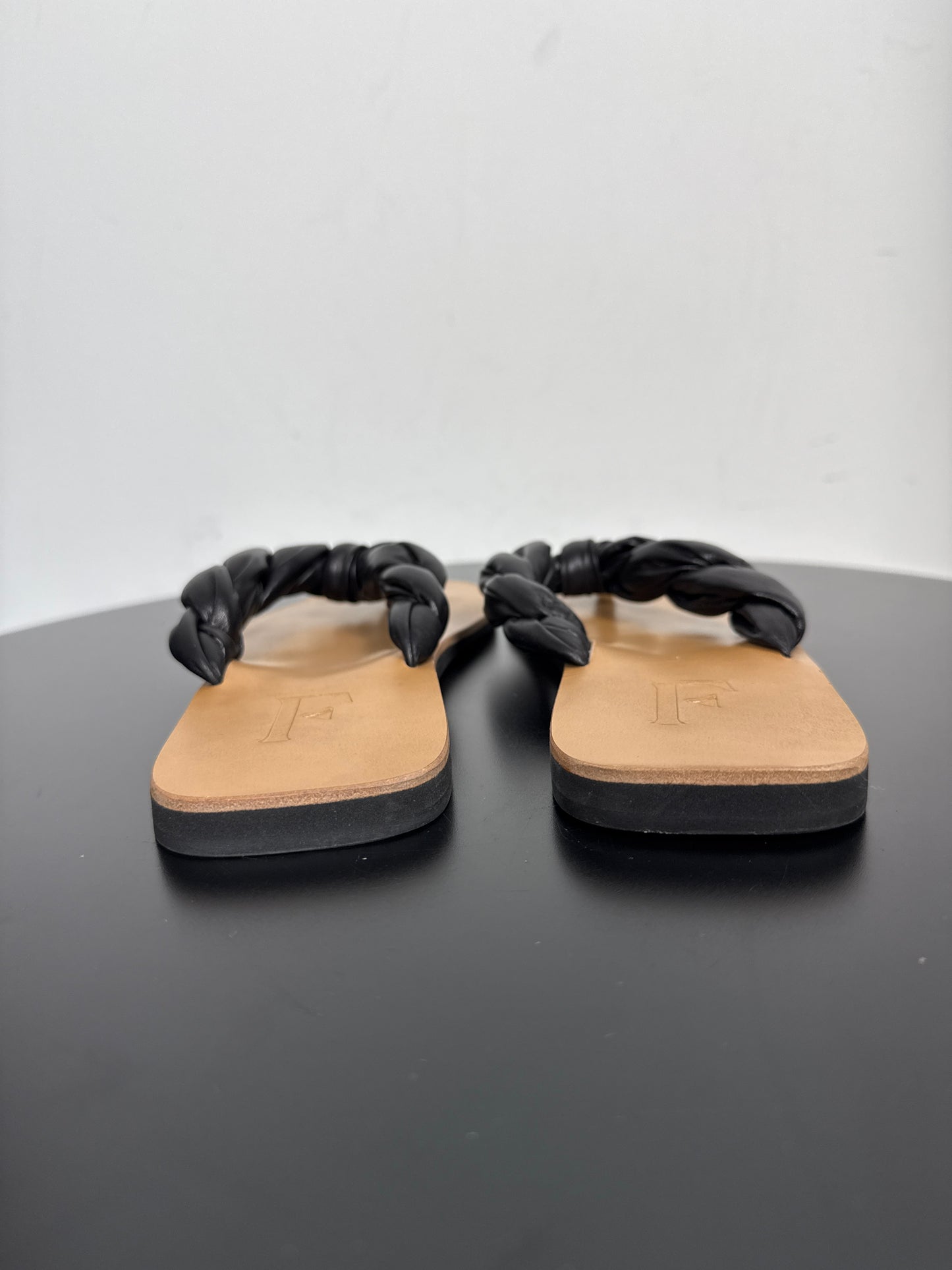 Flattered Blanche Black Leather Flip-flops