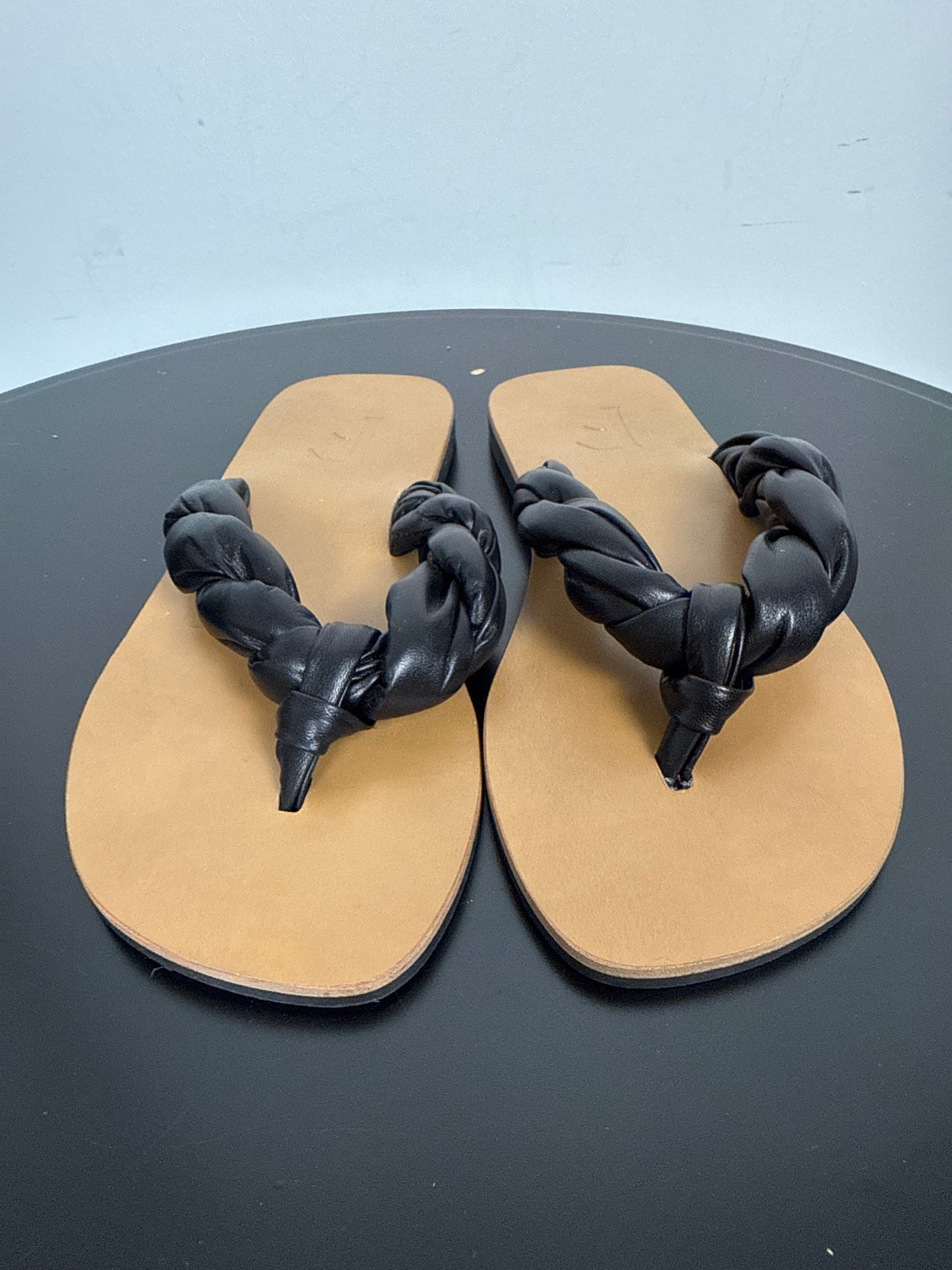 Flattered Blanche Black Leather Flip-flops