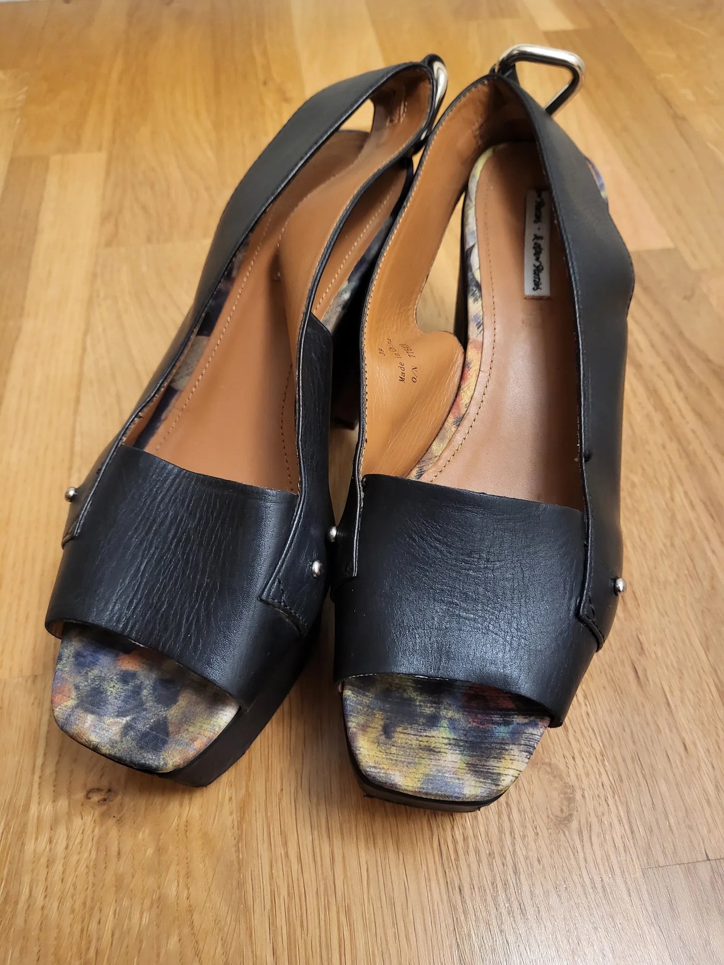 & Other Stories Heels