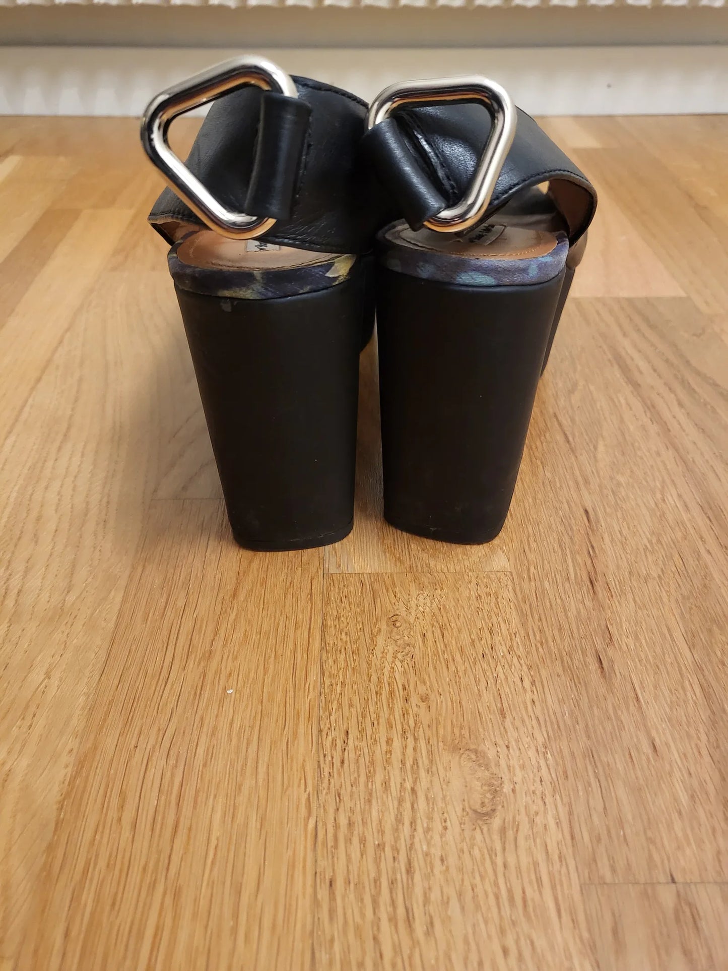 & Other Stories Heels