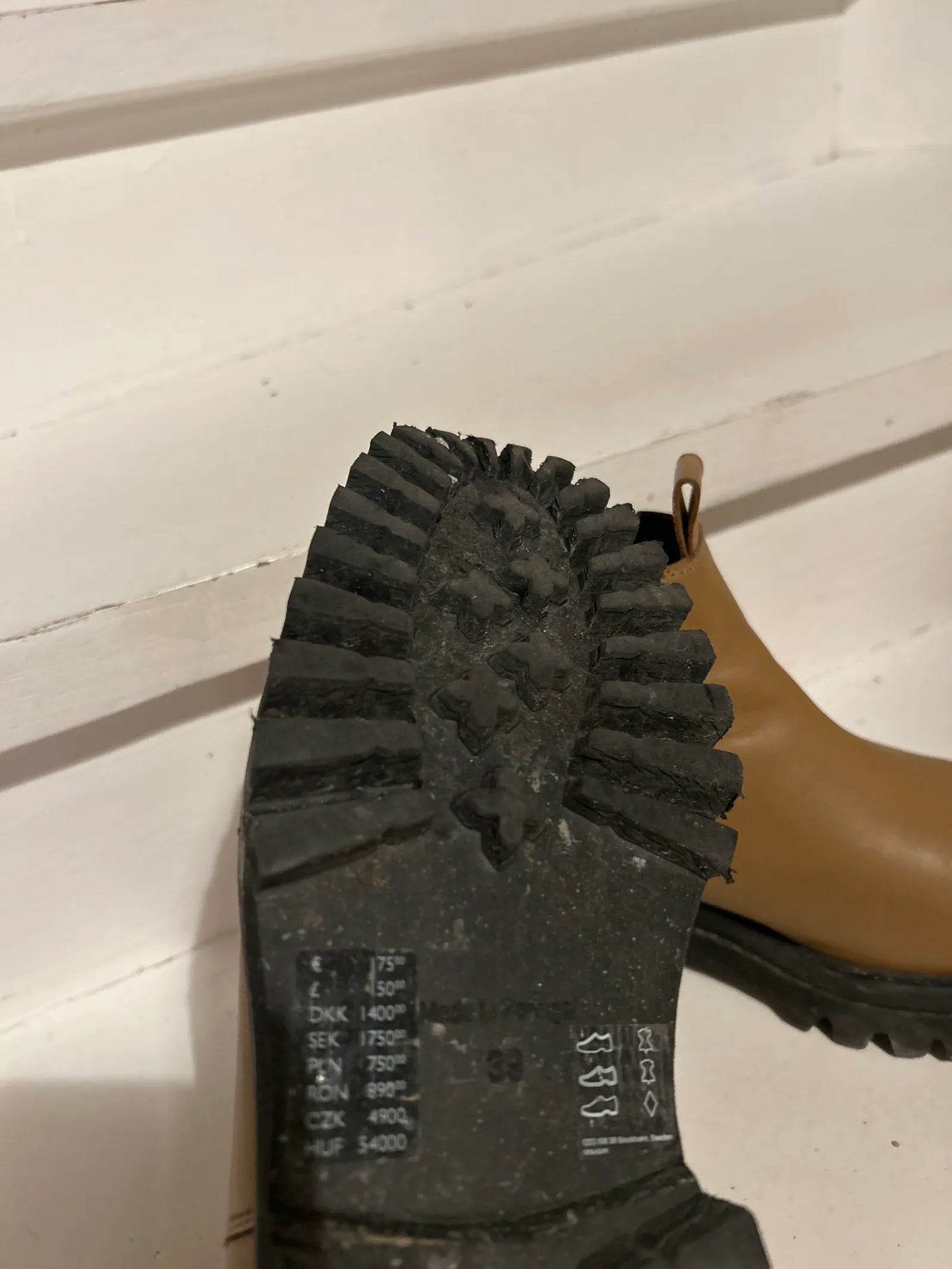 Cos Boots