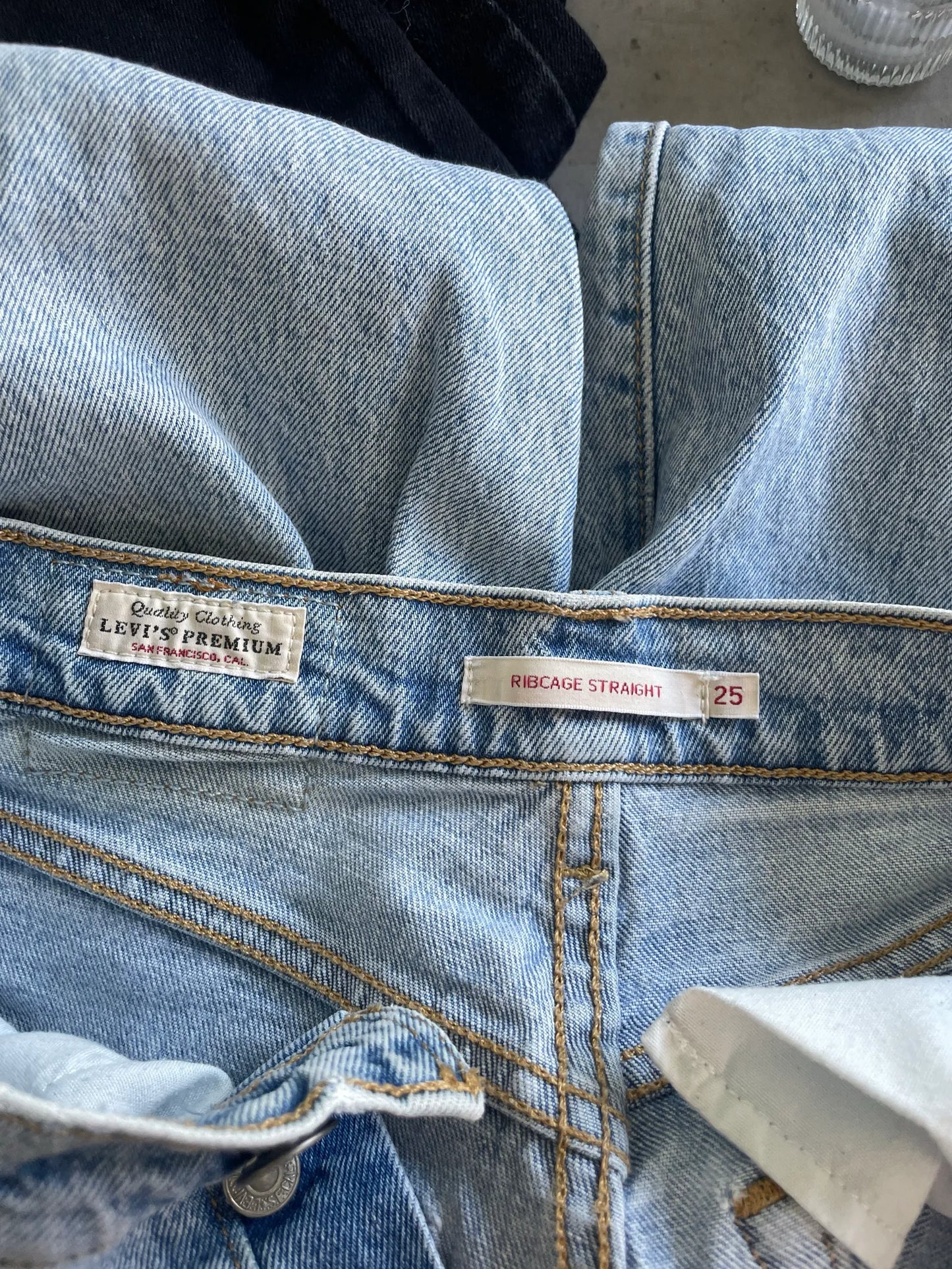 Levi's Ribcage Straight Jeans