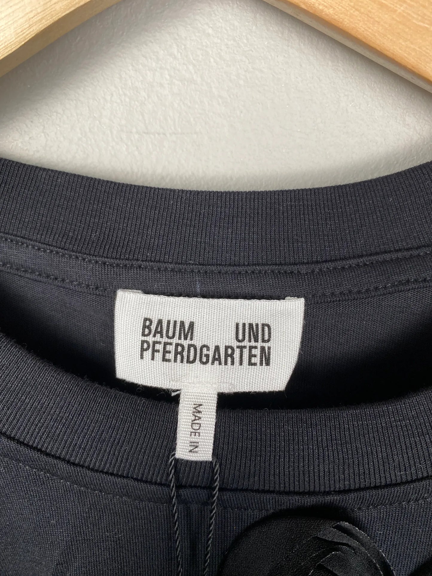 Baum und Pferdgarten T-shirt