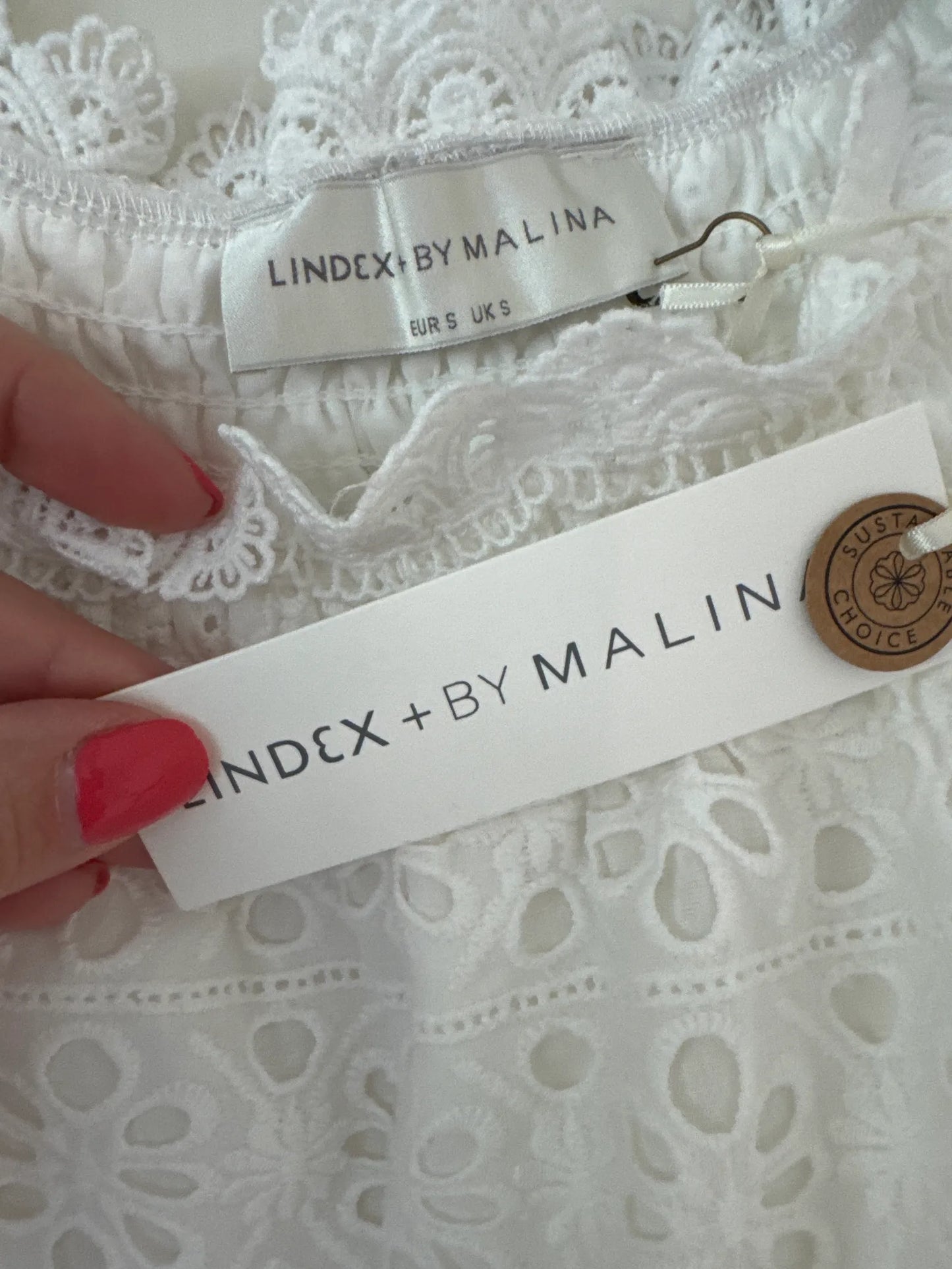 By Malina Bluse