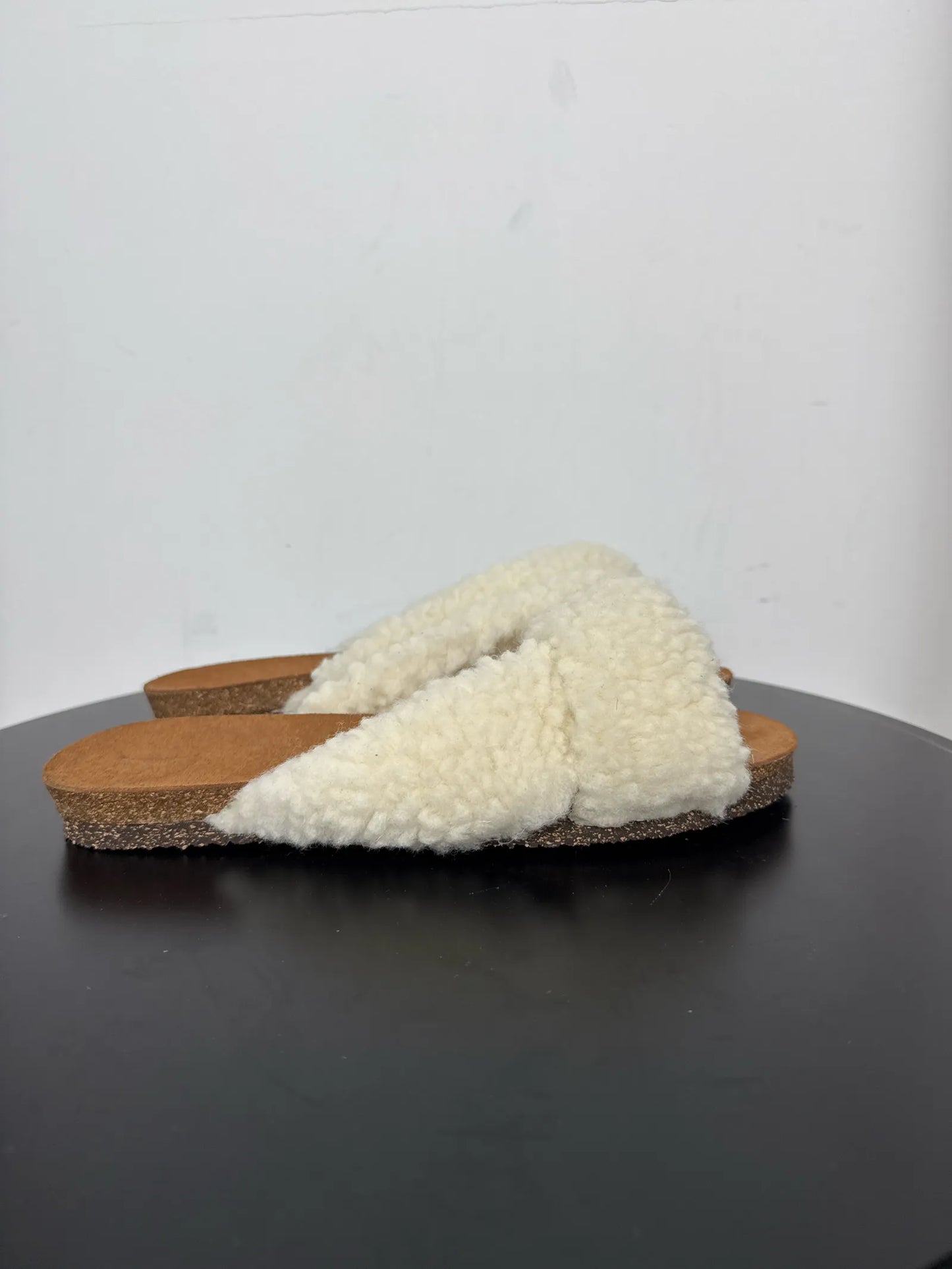 Flattered Lou Creme Teddy Sandalen