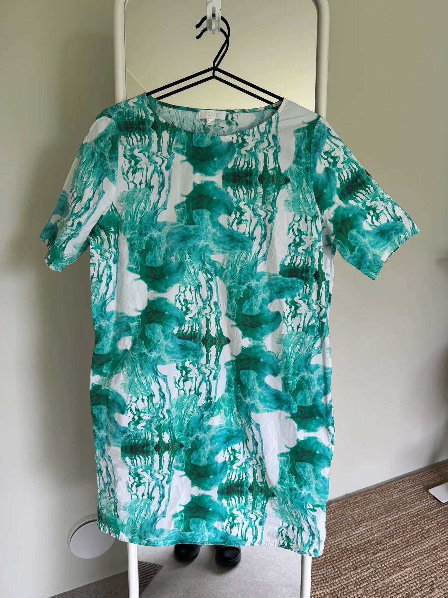 Cos Kleid