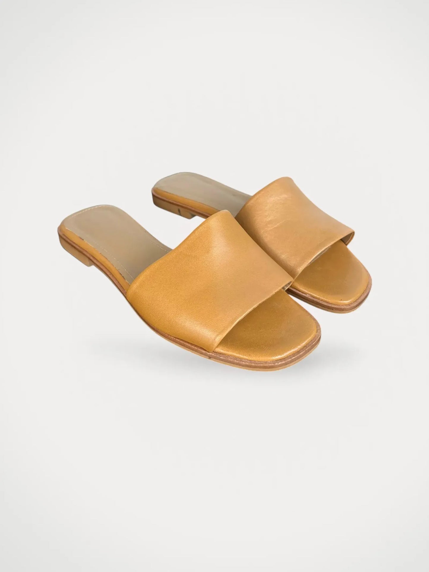 Flattered Mouna Leather Cognac Sandals