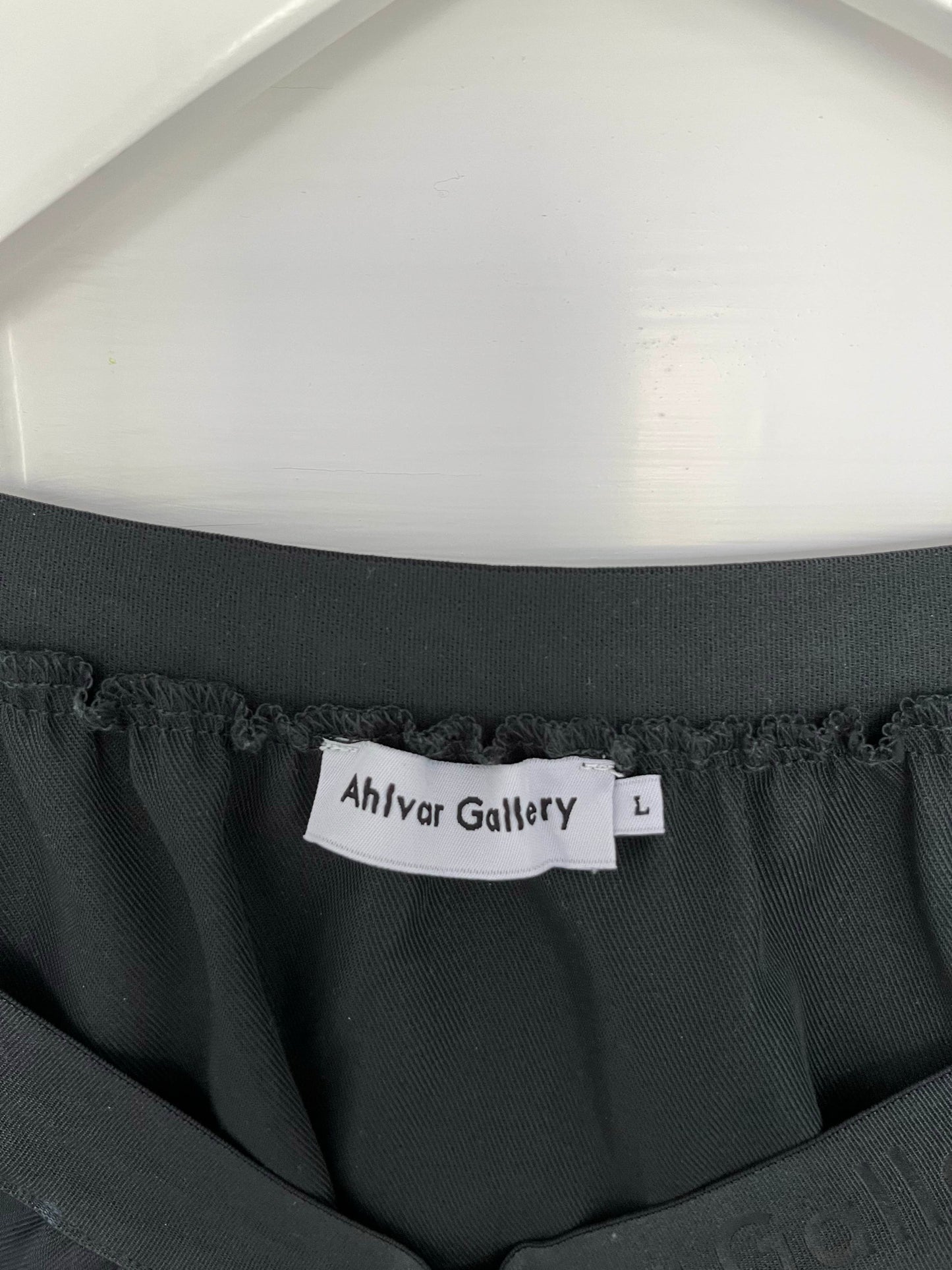 Ahlvar Gallery Skirt