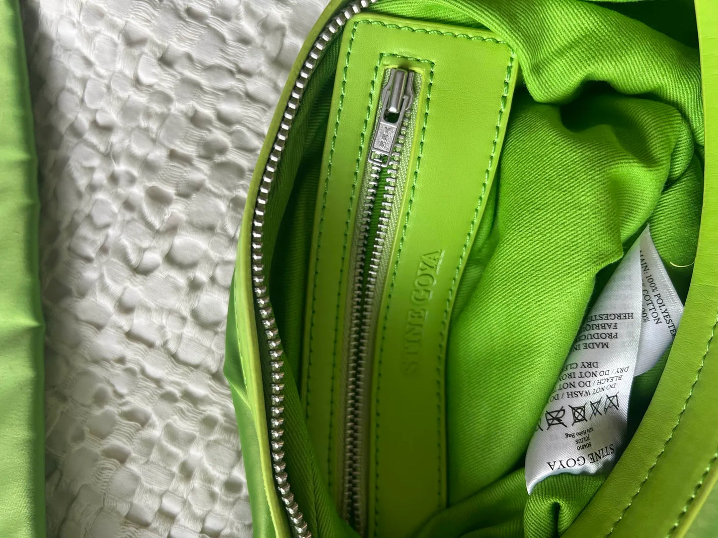 Stine Goya Green Julius Shoulder In Poppy Schultertasche