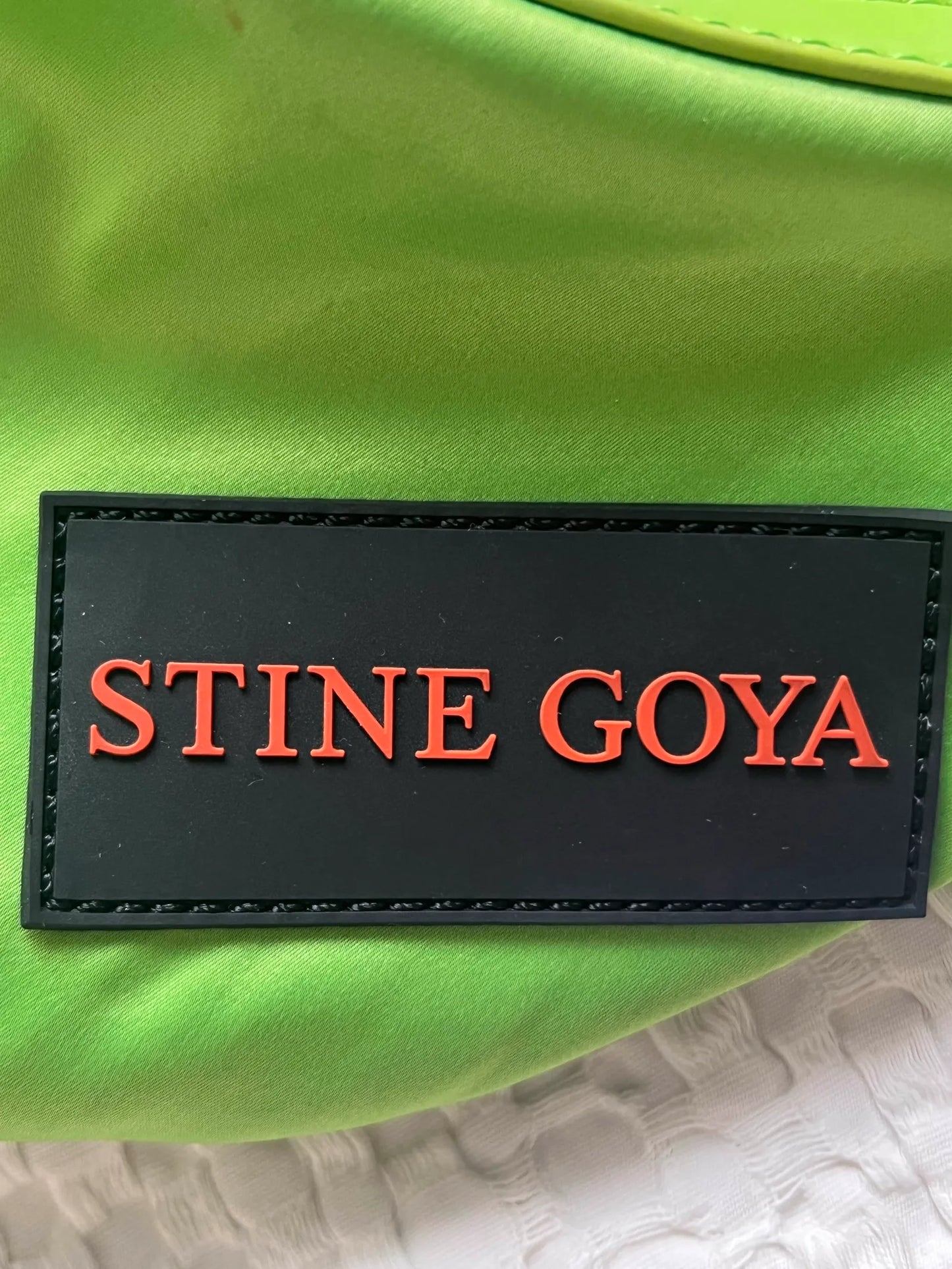 Stine Goya Green Julius Shoulder In Poppy Schultertasche