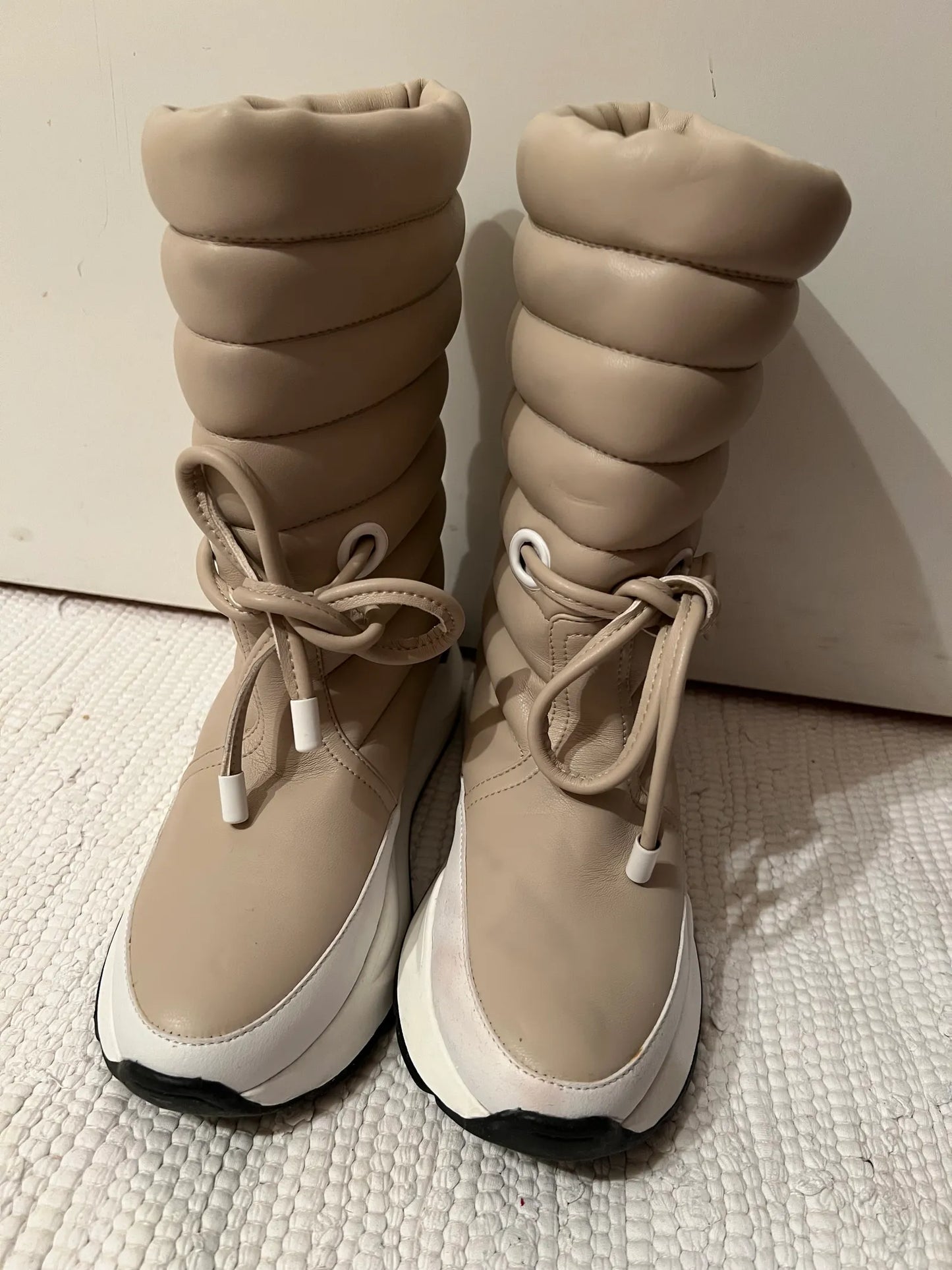 Rodebjer Dora Puffy White Boots