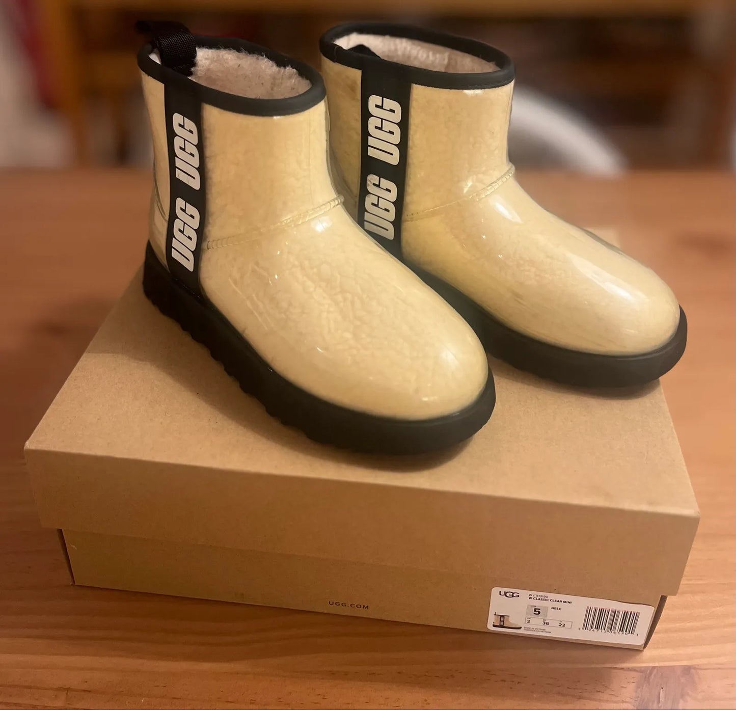 UGG Classic Clear Mini Stiefel