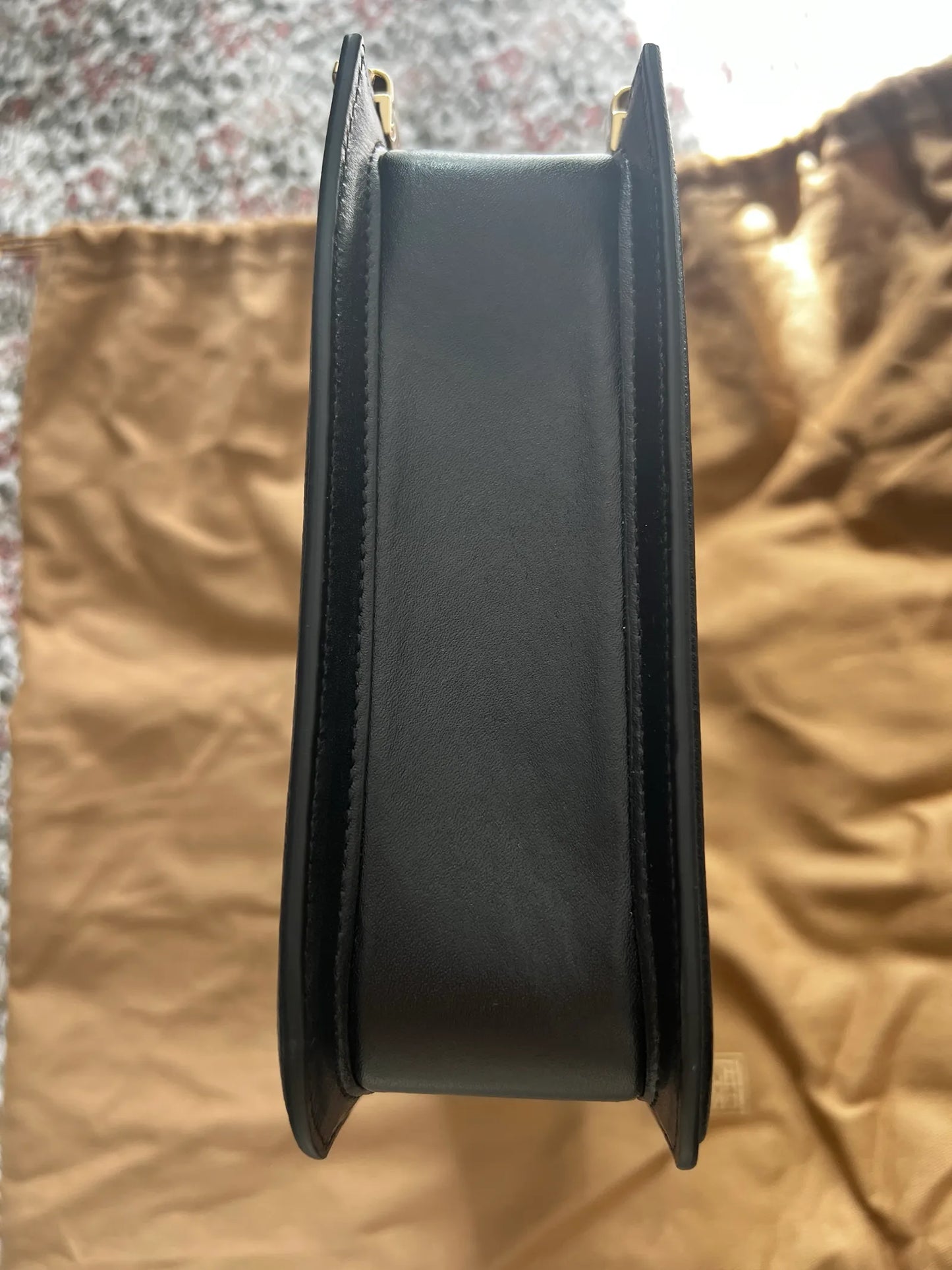 Toteme Schultertasche