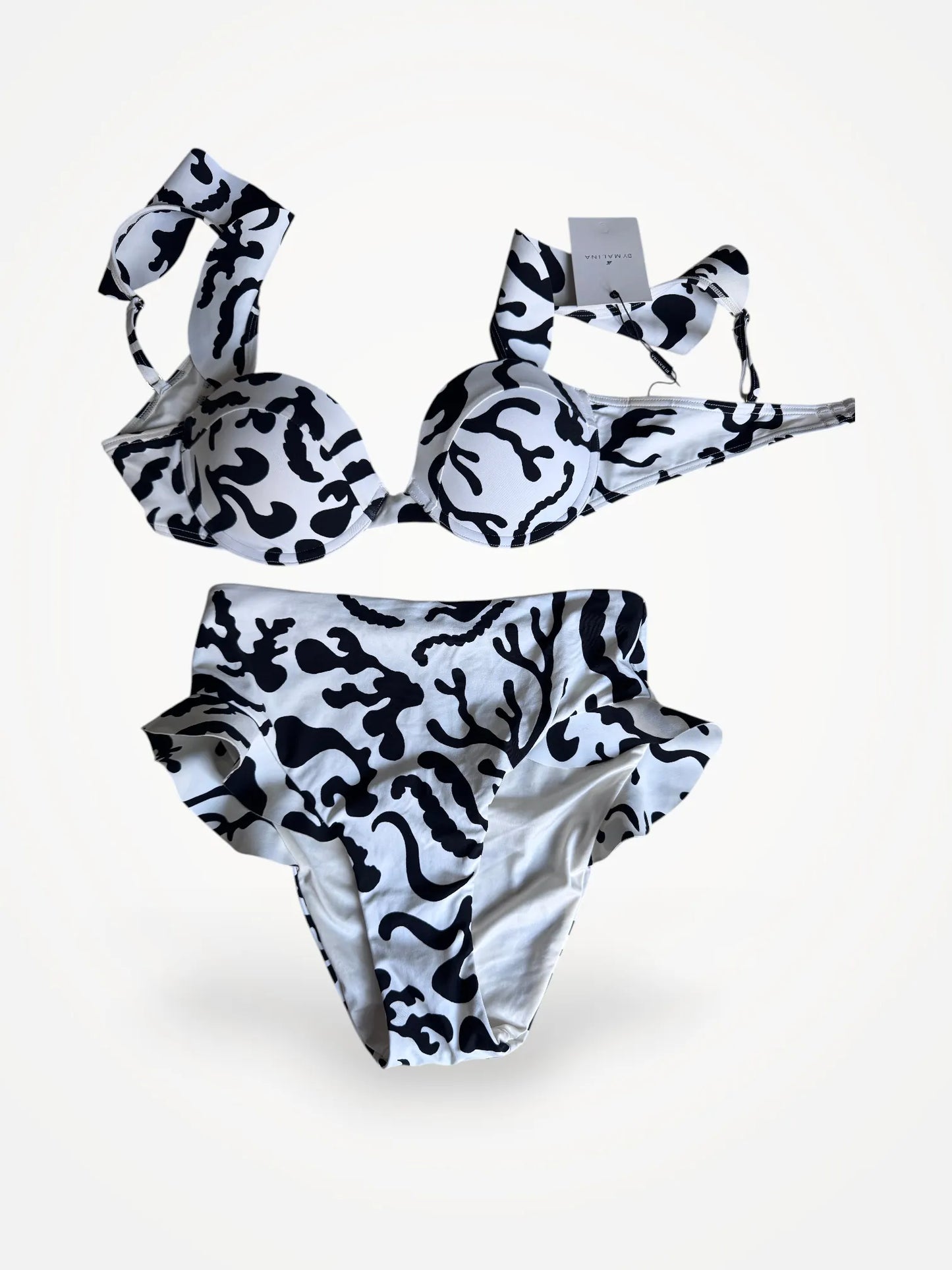 By Malina Bikini