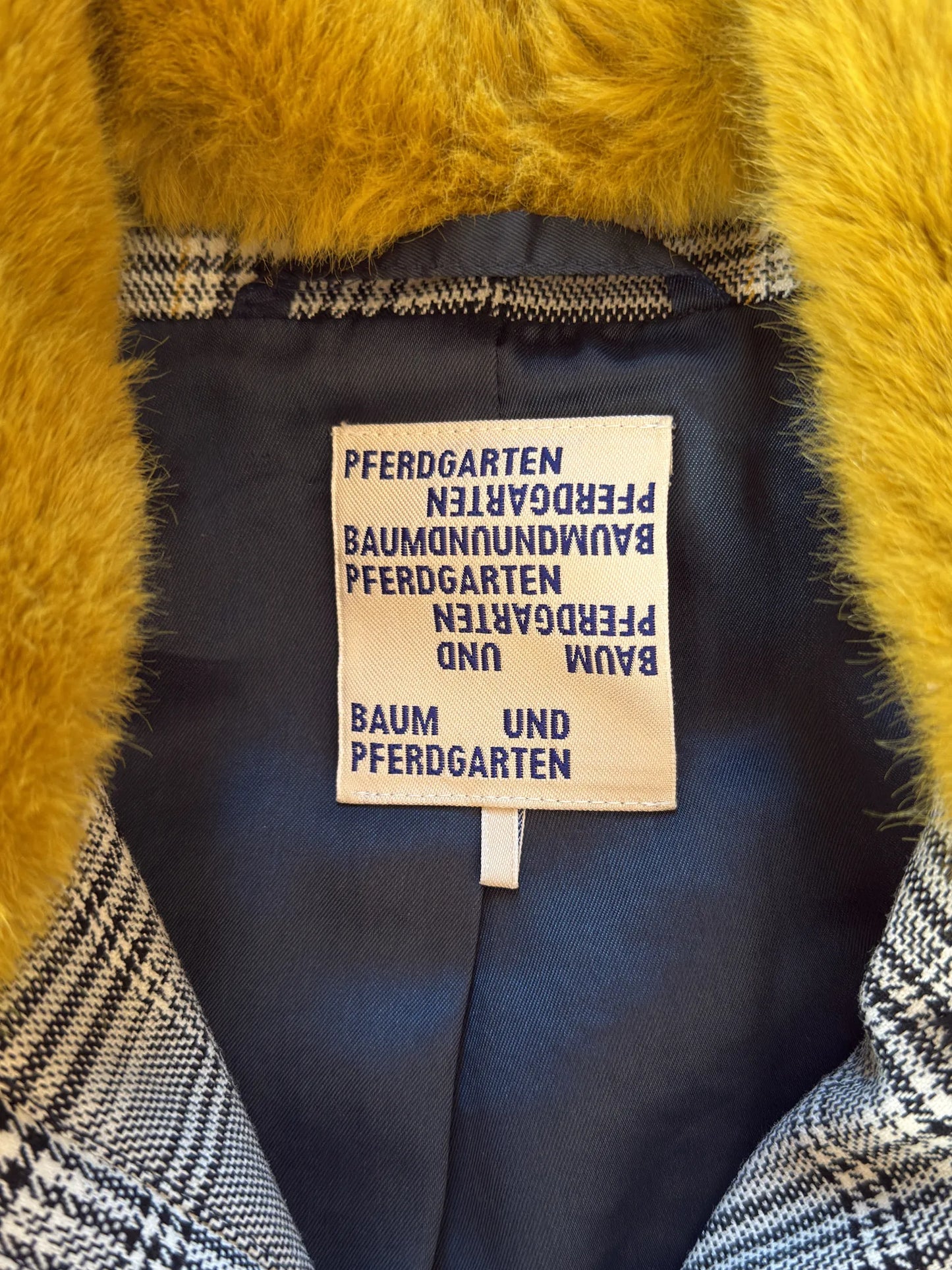 Baum und Pferdgarten Jacket