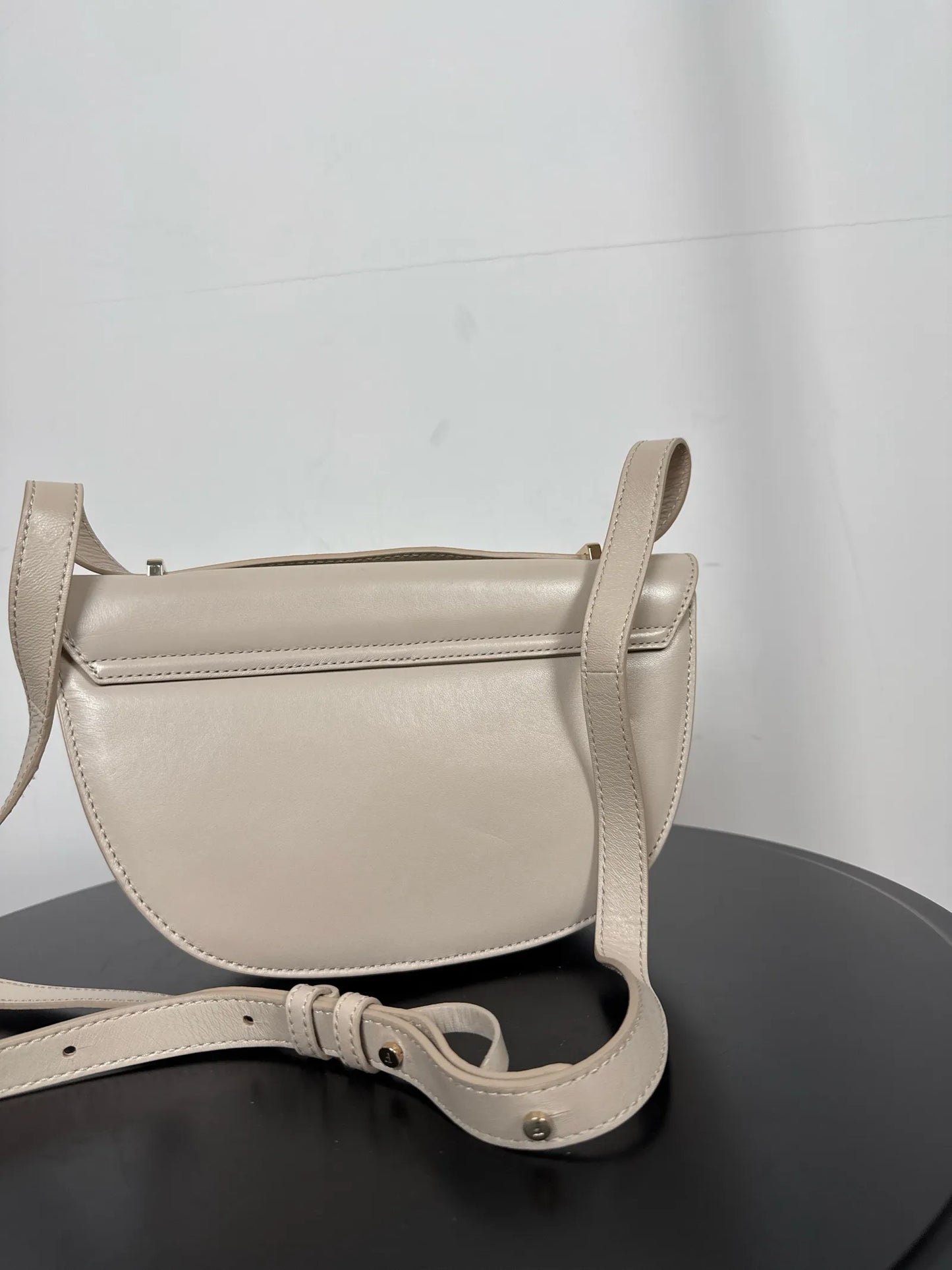 Flattered Shoulder bag