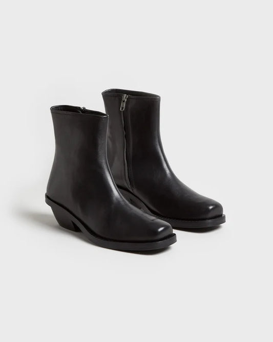Wakakuu Icons Cherry Boots