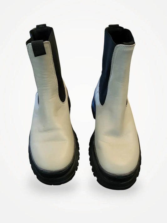 Arket Boots