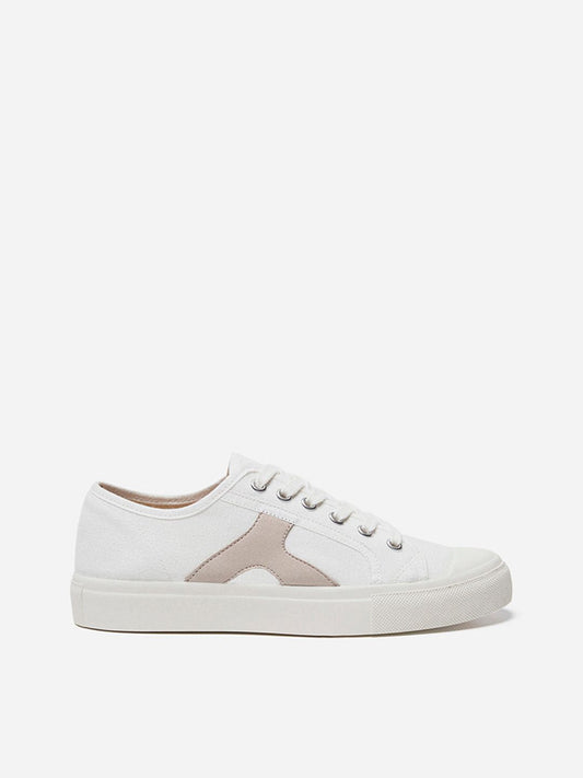 Flattered Sneakers