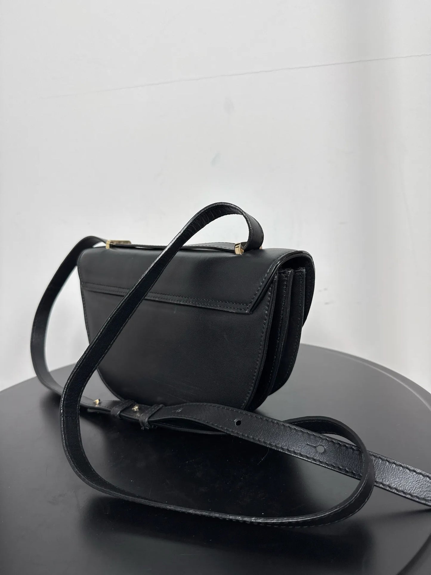 Flattered Shoulder bag