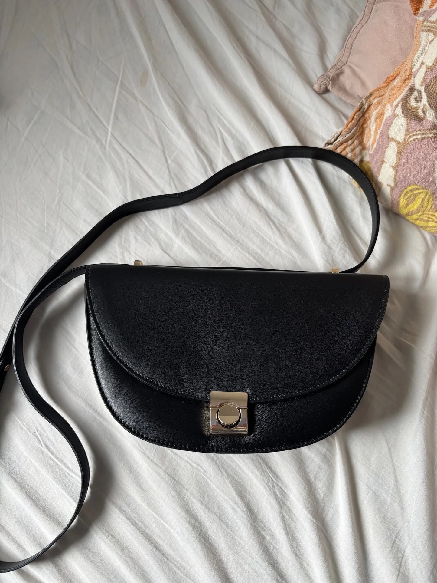 Flattered Cindy Cross Black Shoulder bag
