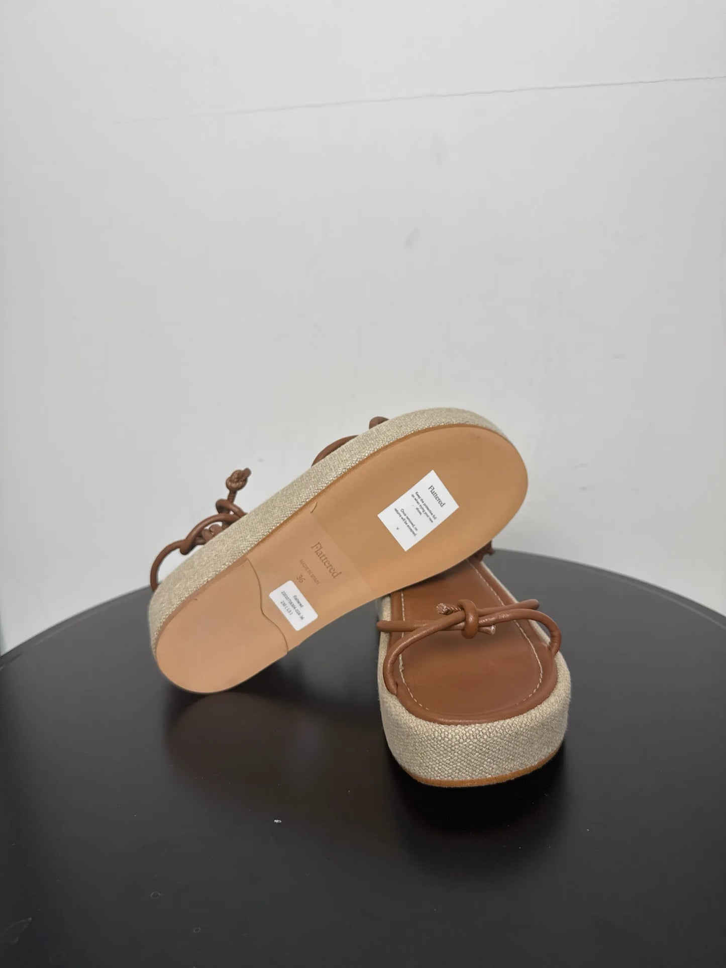 Flattered Heather Cognac Vegan Leather Sandalen