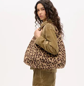 Baum und Pferdgarten Kleola Camel Shoulder bag