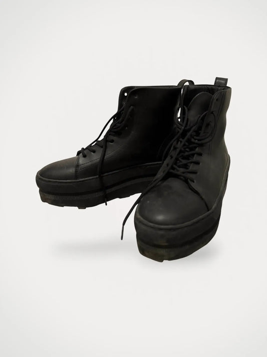 Gram Boots