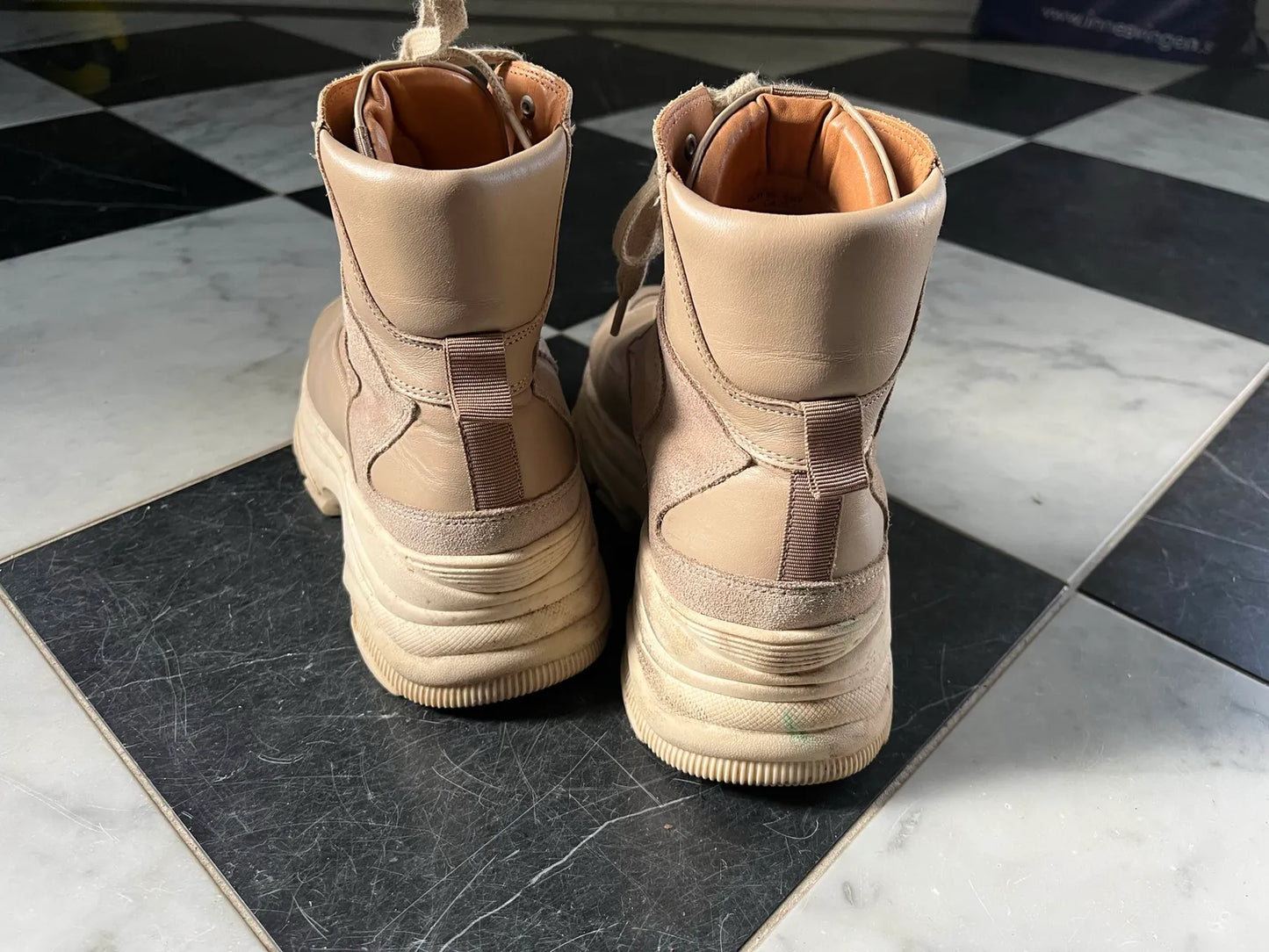 & Other Stories Sneakers